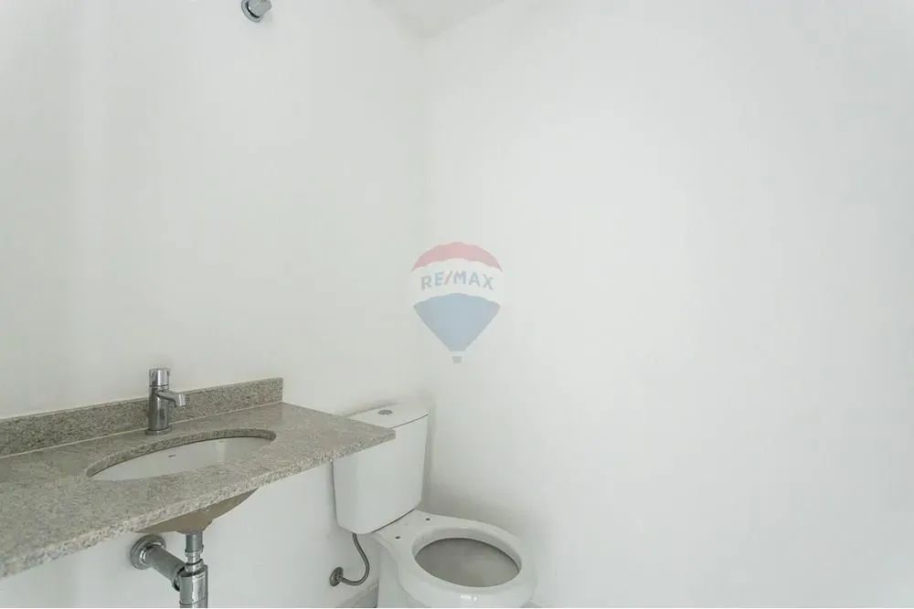 Excelente conjunto comercial novo com 42 mts, 1 vaga, sacada privativa e na melhor localiz - Foto 7