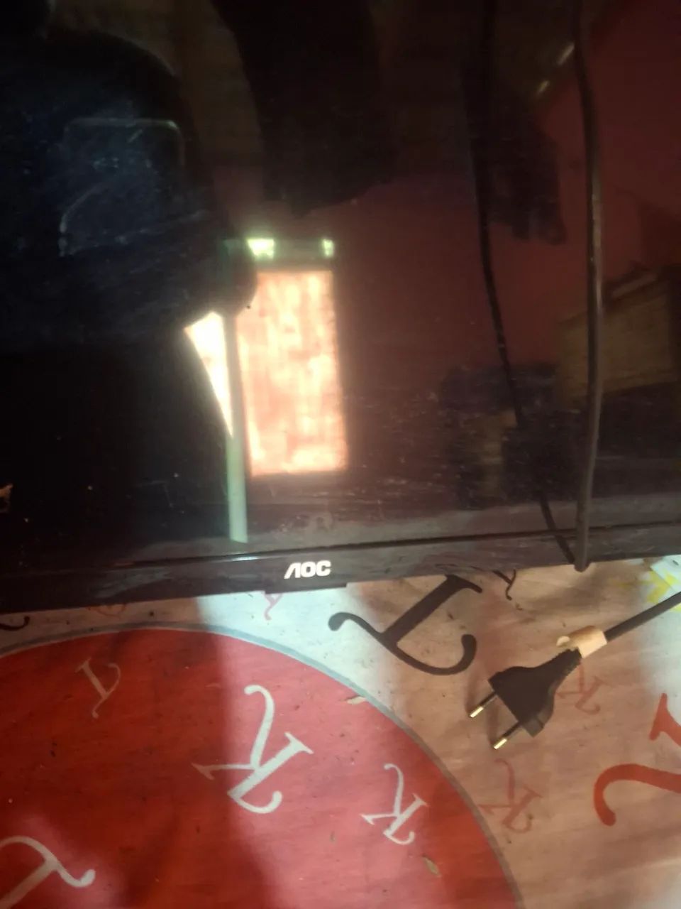 TV LED - por 200 reais.  Esta com defeito. É só me ligar *. Falar com a Gege.  - Foto 4