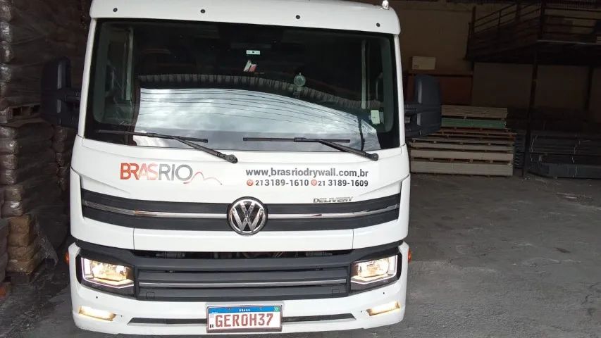 Caminhão Volkswagen Delivery Express Prime 2022 Branco - Carroceria de Madeira