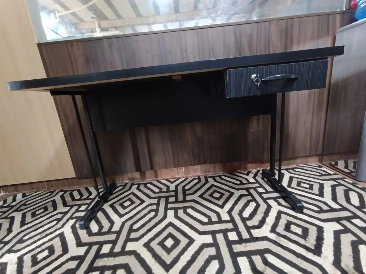 Mesa Preta reta com 1 gaveta 120x60 cor preta  - Foto 2