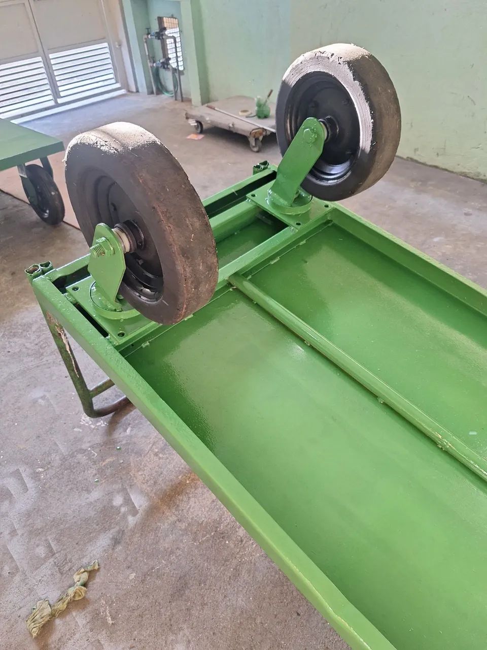 Carro plataforma com assoalho aço até 800 kg  - Foto 3