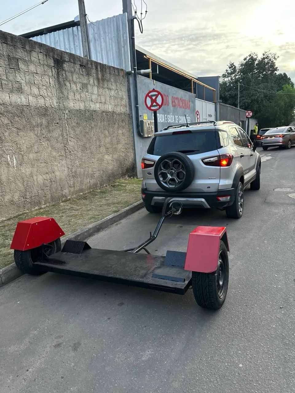 Vendo ou Troco Reboque Asa-Delta p/carro