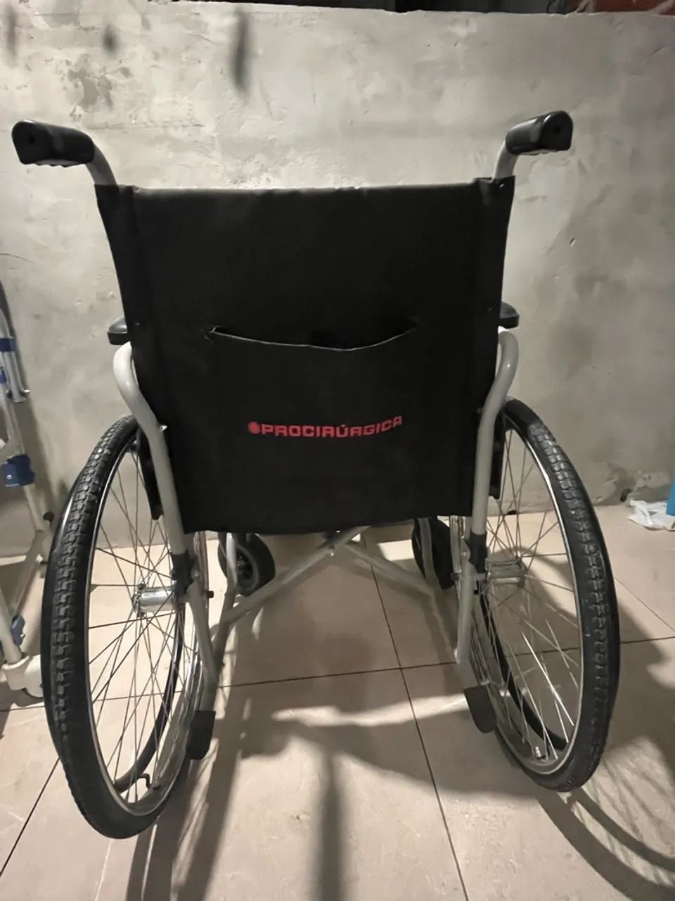 Cadeira Rodas e  Cadeira de Banho 
