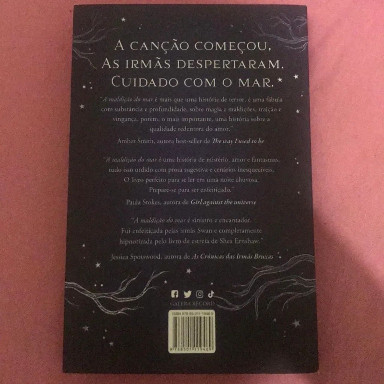 livro a maldição do mar - Foto 3