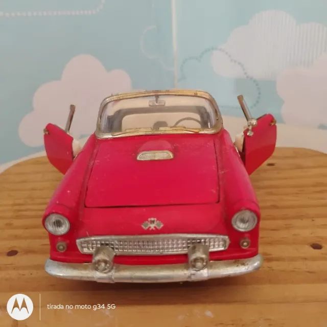 Carro miniatura Ford Thunderbird 1955 - Escala 1/24 - Foto 4