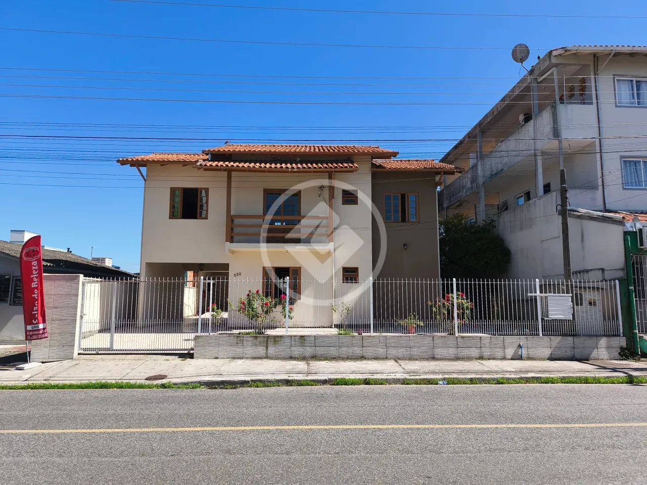 Sobrado com 4 dormitórios codigo: 277890