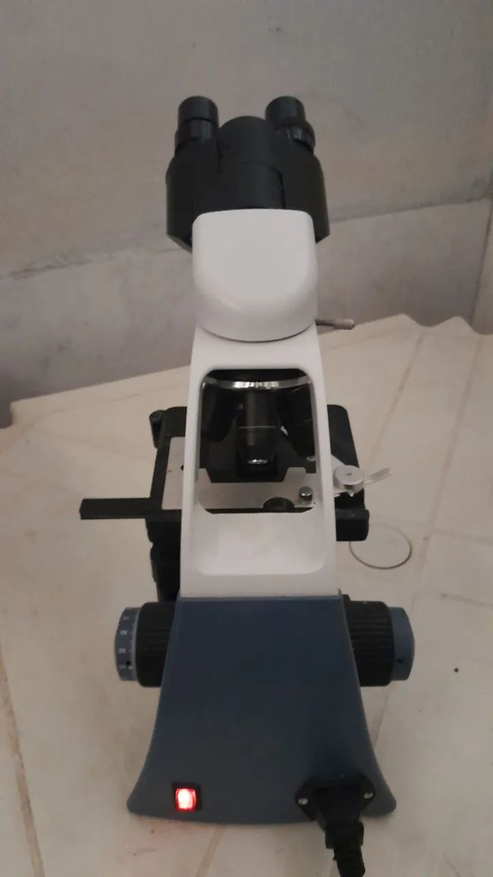 Microscópio Binocular. Novo e barato, pra sair hoje ! - Foto 4