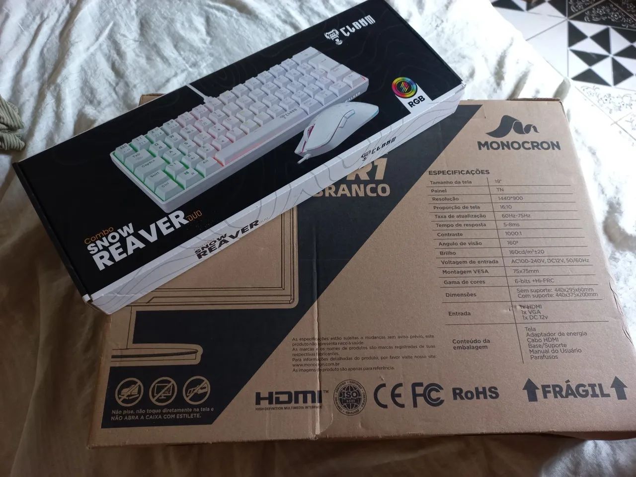 Monitor, teclado e mouse. Nunca usado e na embalagem (vem sem cabo VGA!) - Foto 2