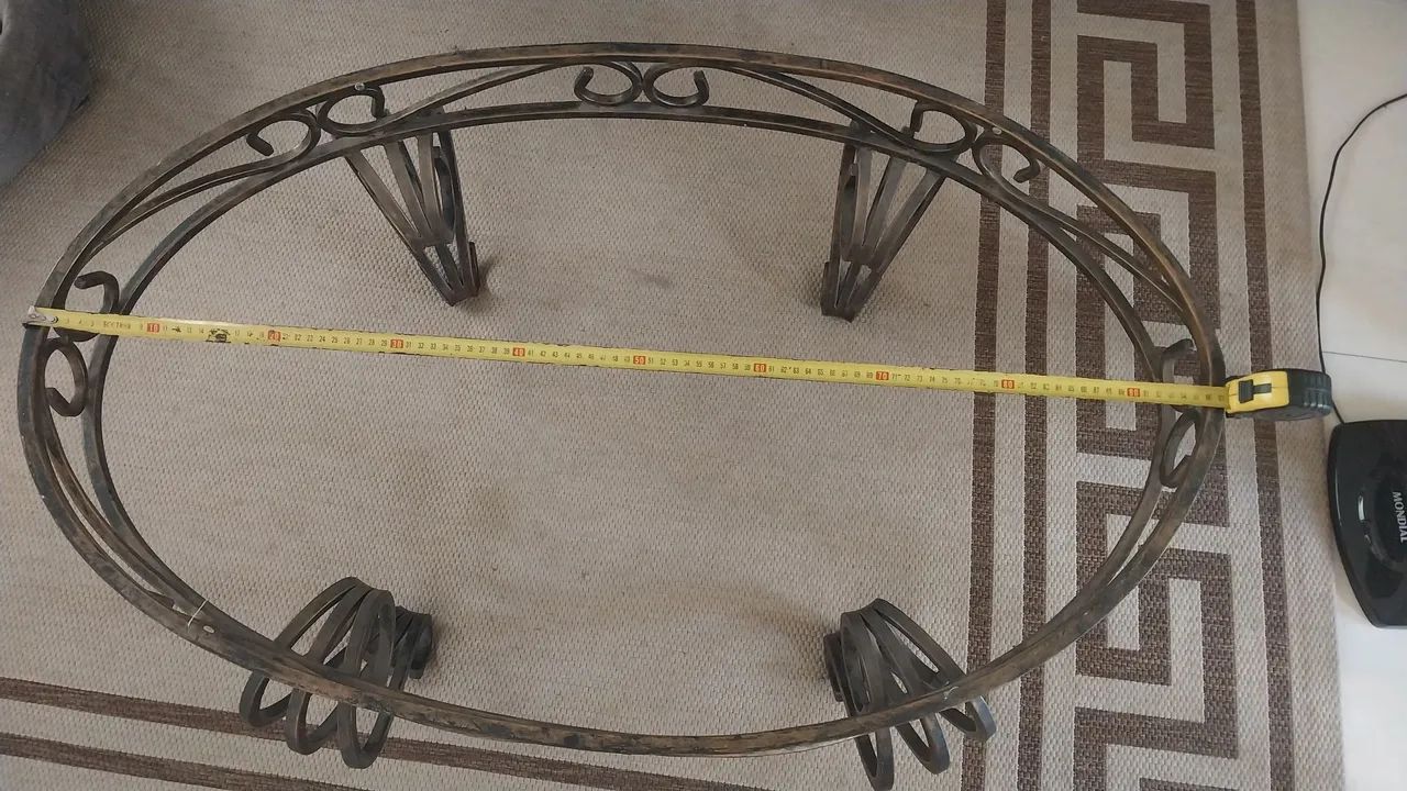 Mesa de metal reforçado e trabalhado  - Foto 3