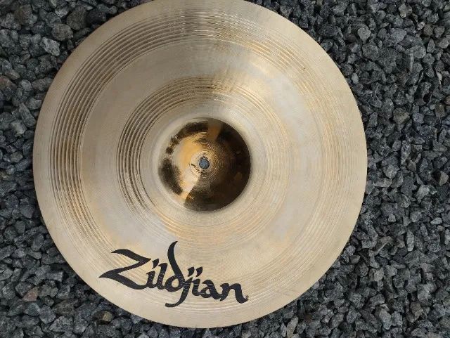 Pratos Zildjian - crash, ride e China - Foto 2