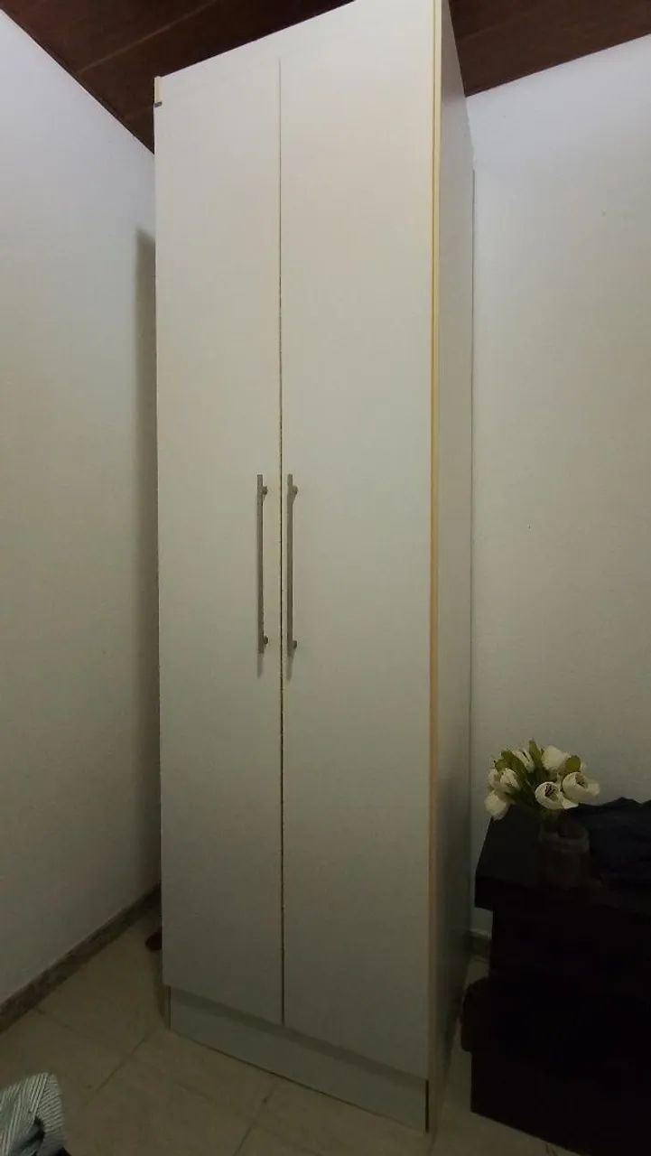 Armário multiuso 2 portas com prateleiras - Foto 2