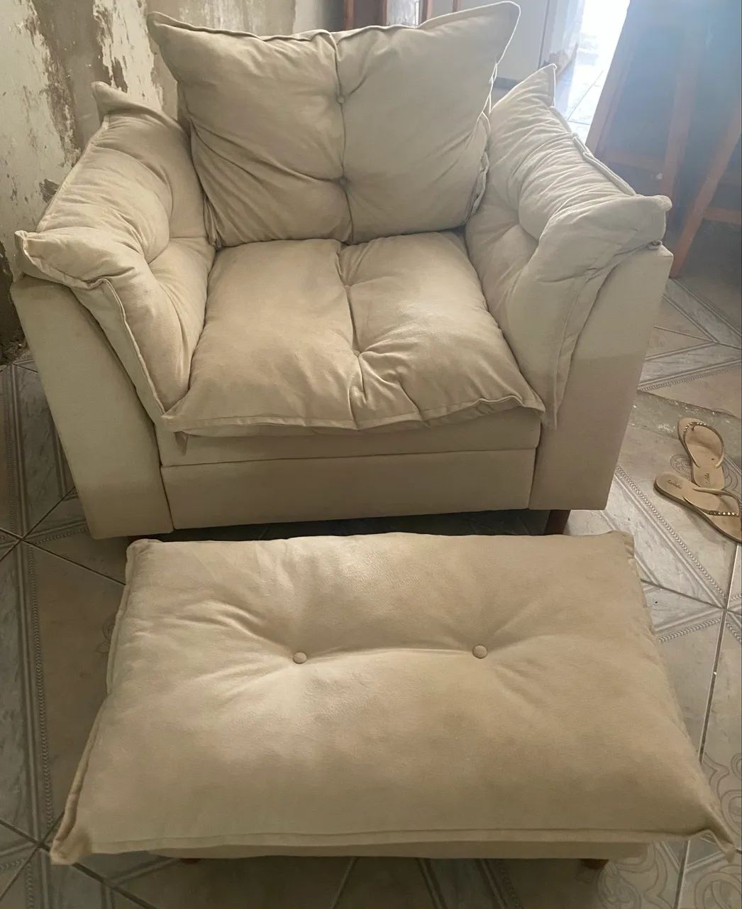 Vende-se poltrona com puf - Foto 2