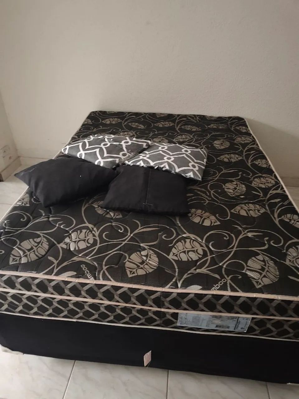 Cama de casal box