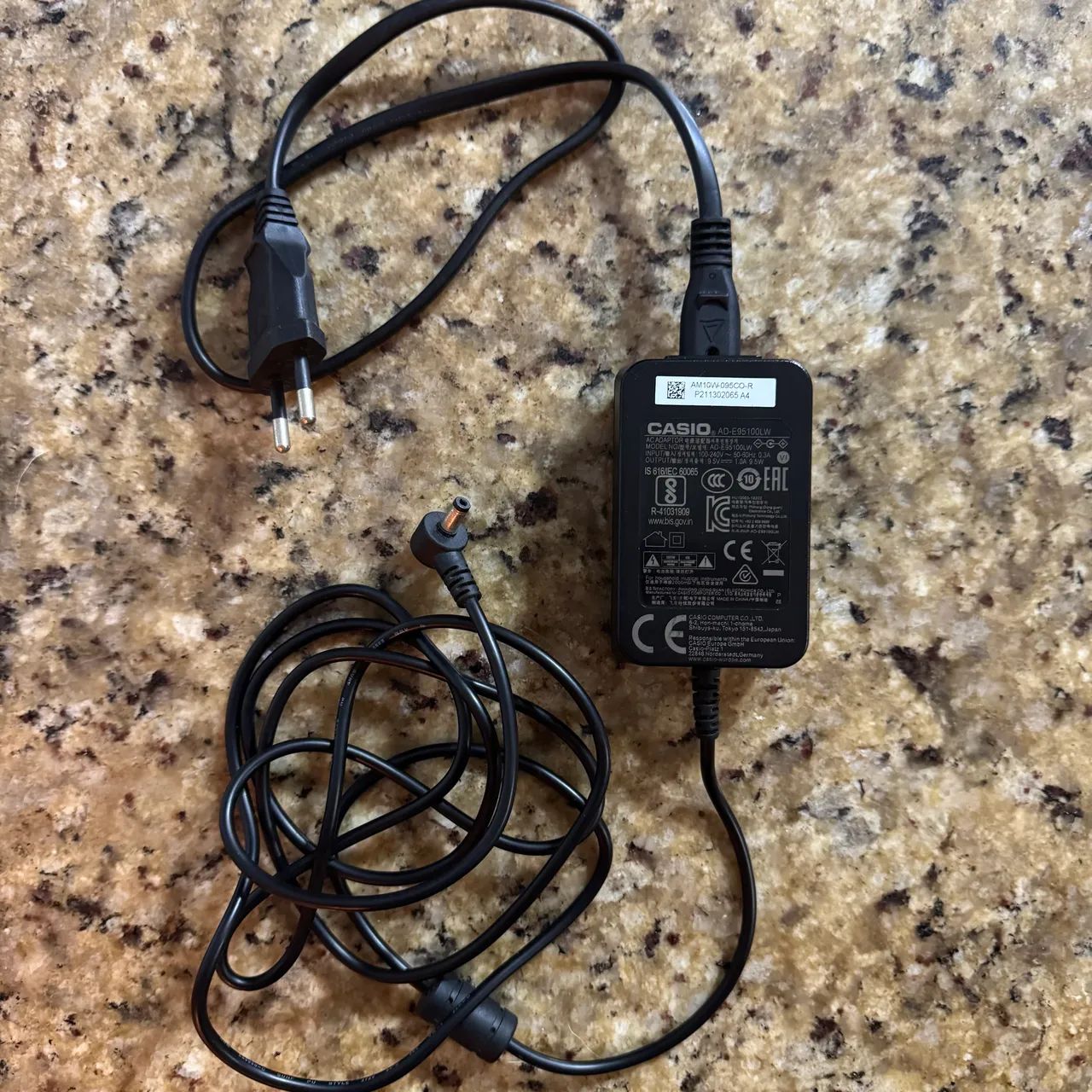 Fonte 9.5V Casio Original (Funciona em teclado casiotone)