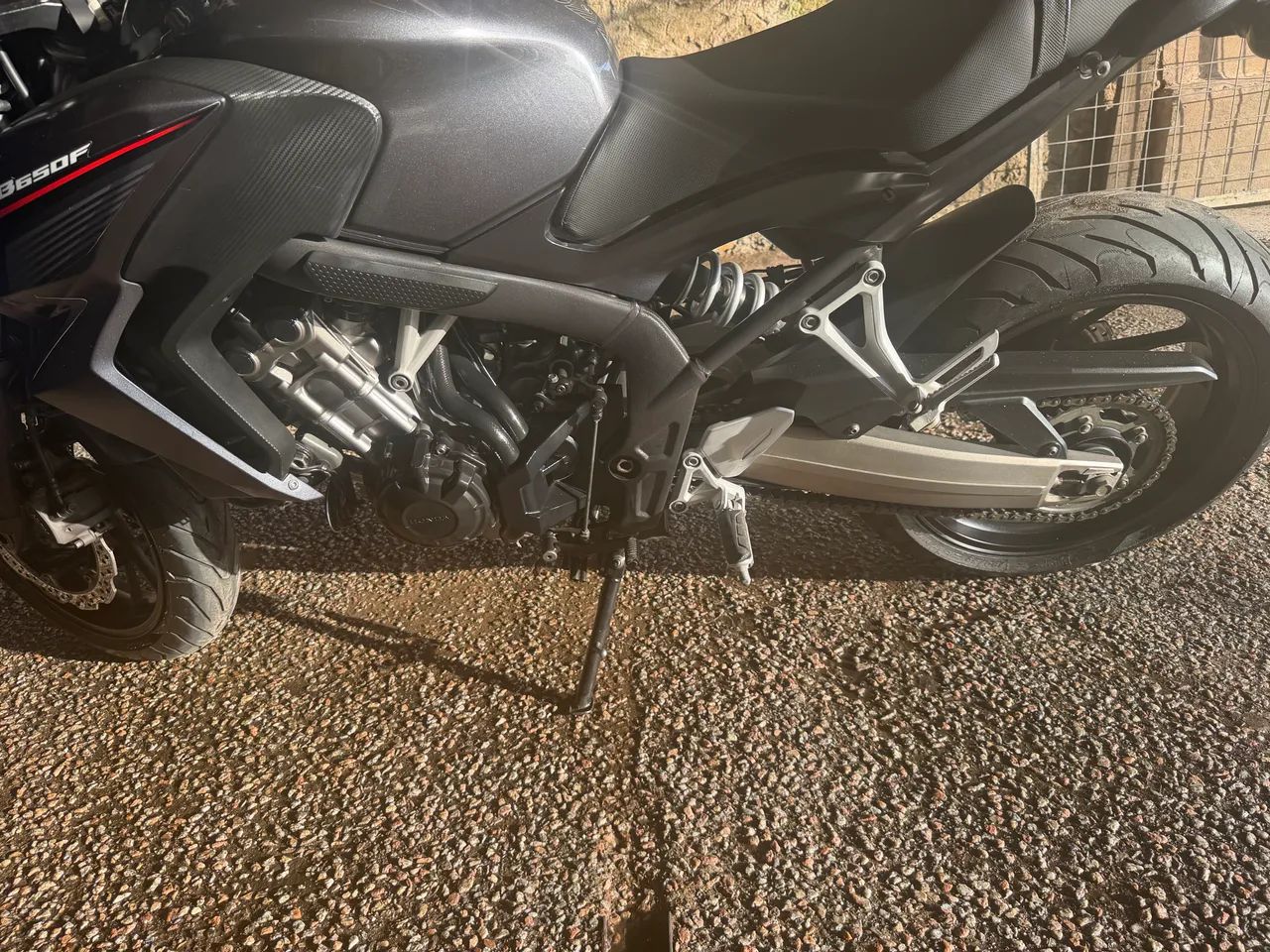 Cb 650f baixo km - Foto 4