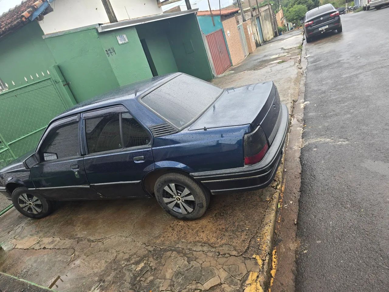 Chevrolet Monza Classic SE 2.0 /mpfi E EFI 2P E 4P 1994