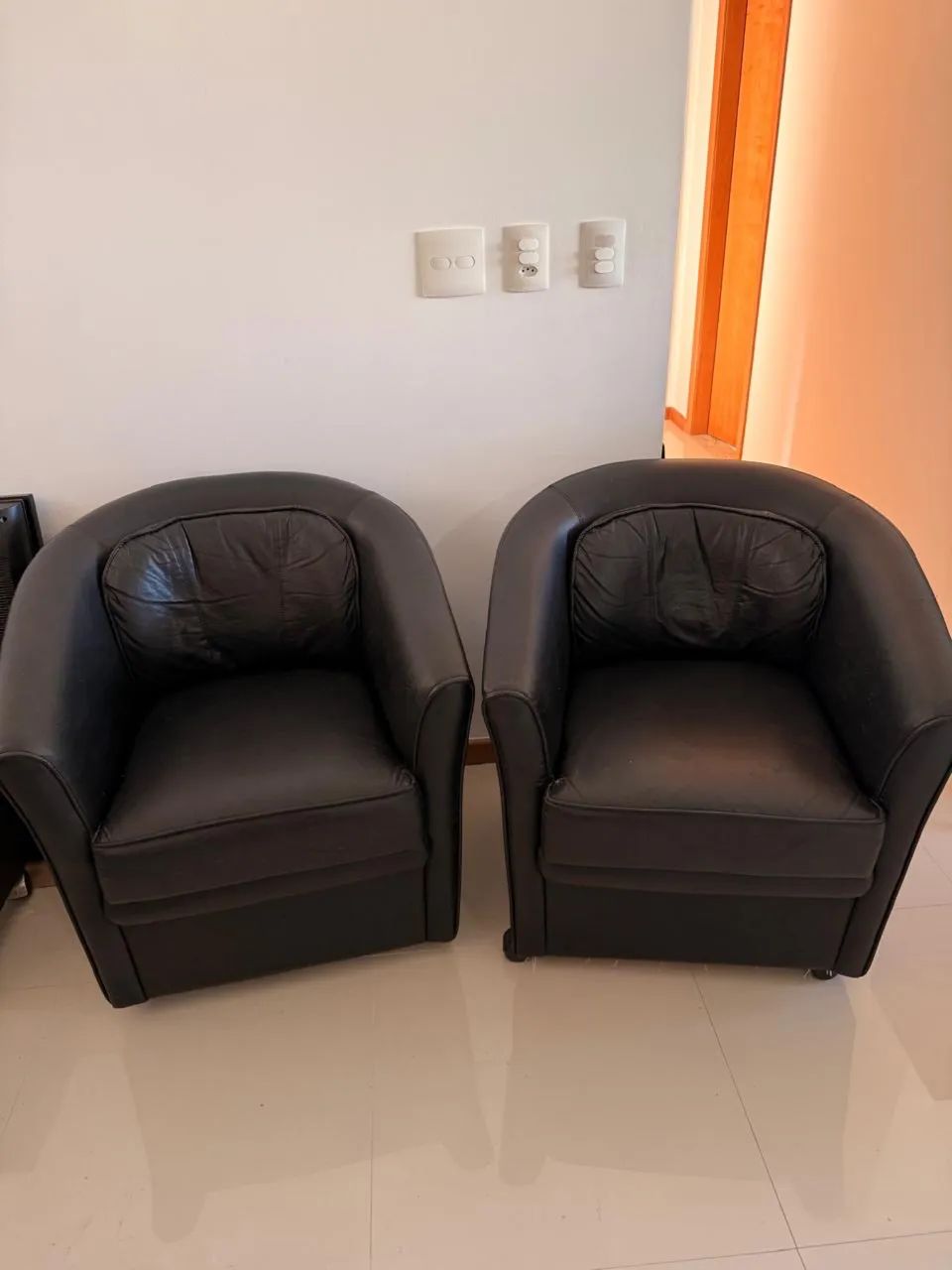 POLTRONA EM COURO  - Foto 2