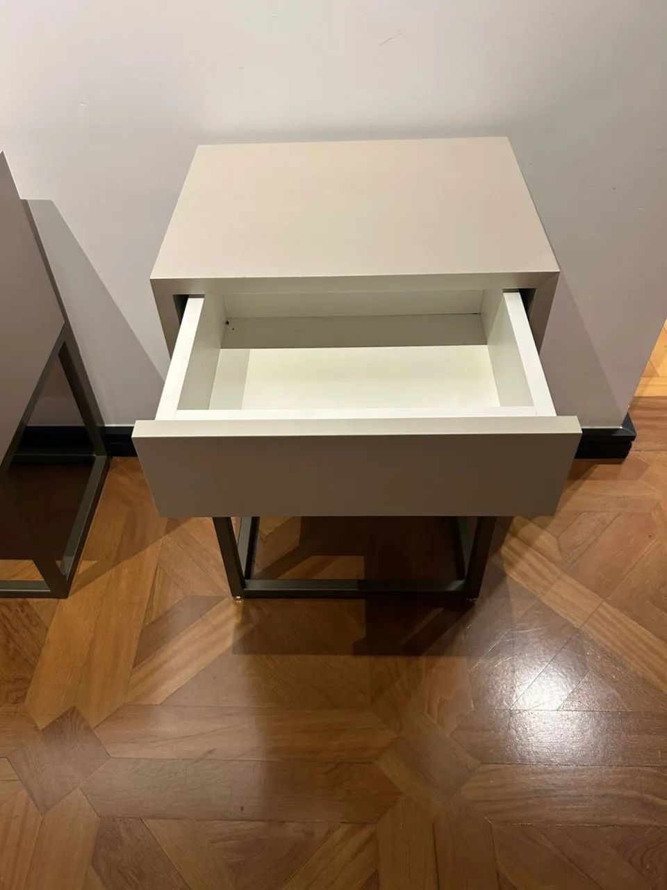 Mesa de cabeceira ( par) 