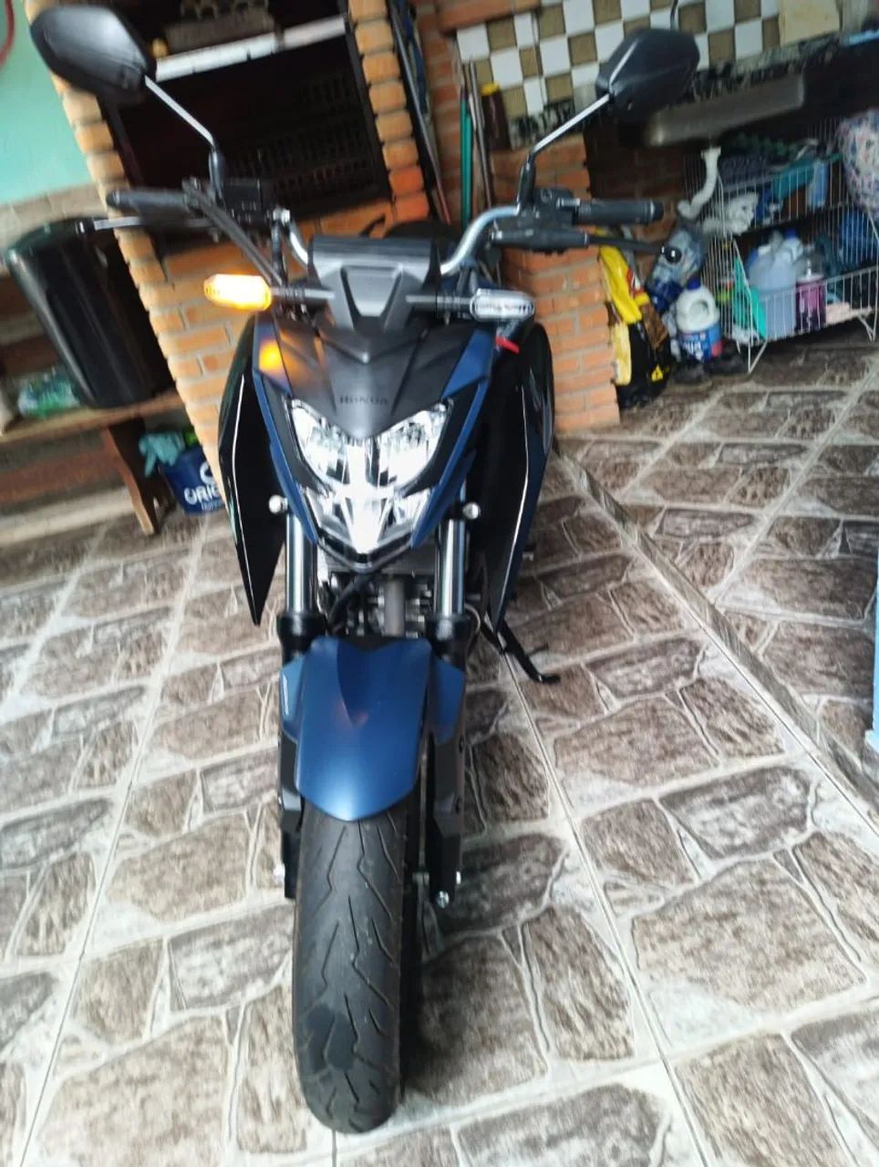 CB300f  sem detalhes - Foto 2