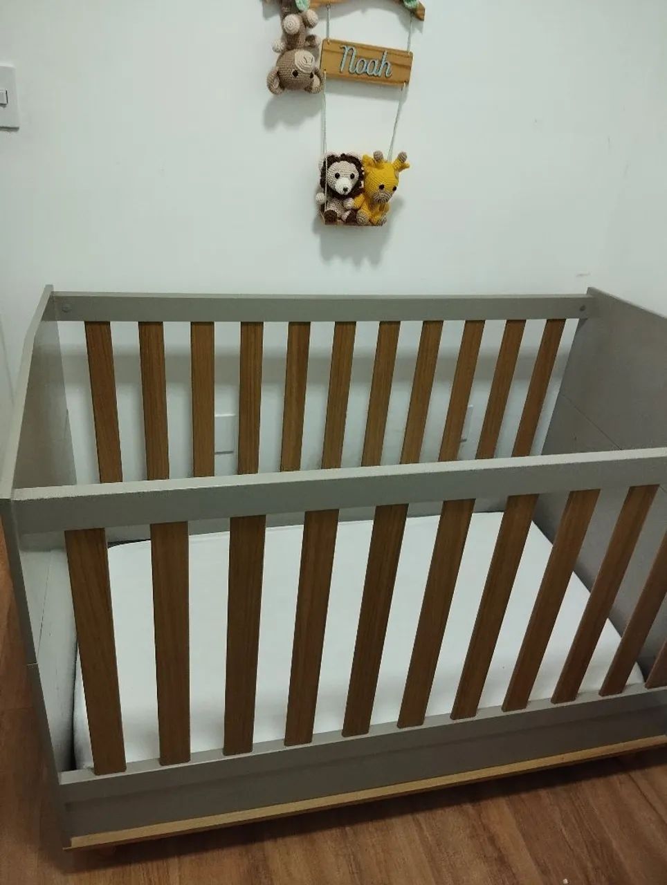 Vende-se berço com colchão!