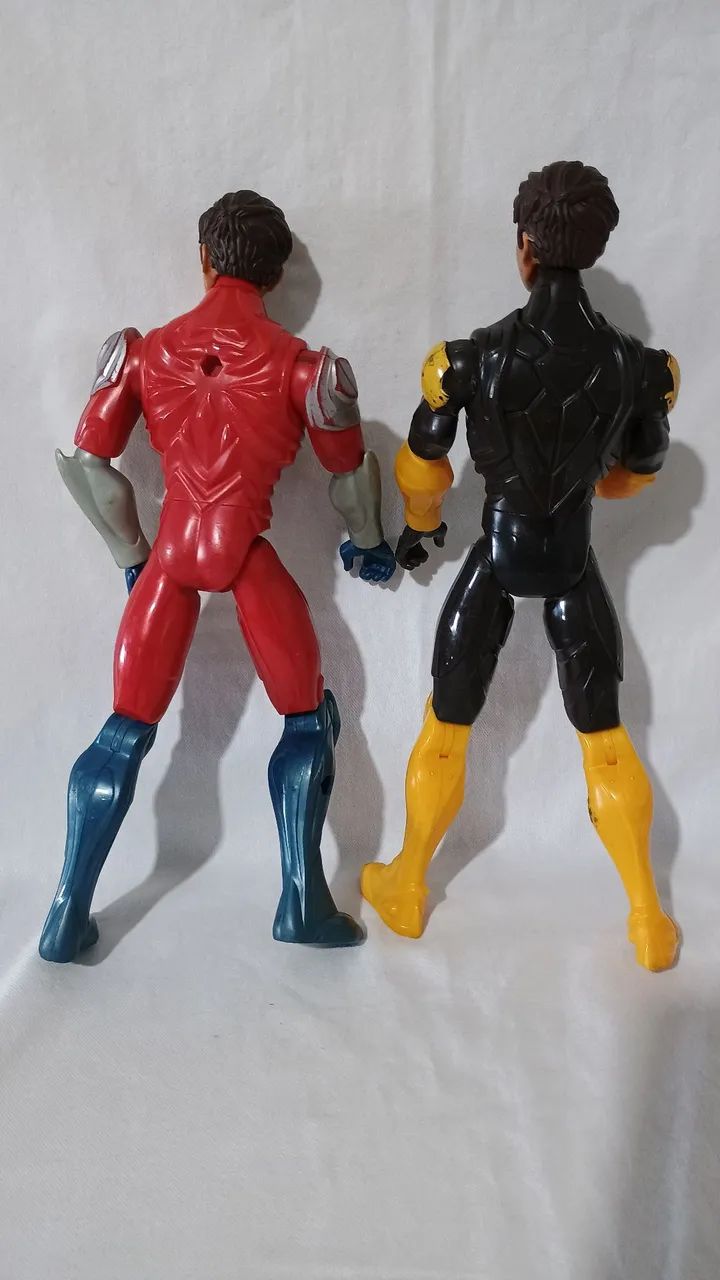 Lote com dois bonecos Maxsteel dos anos de 2012 e 2014 - Foto 5