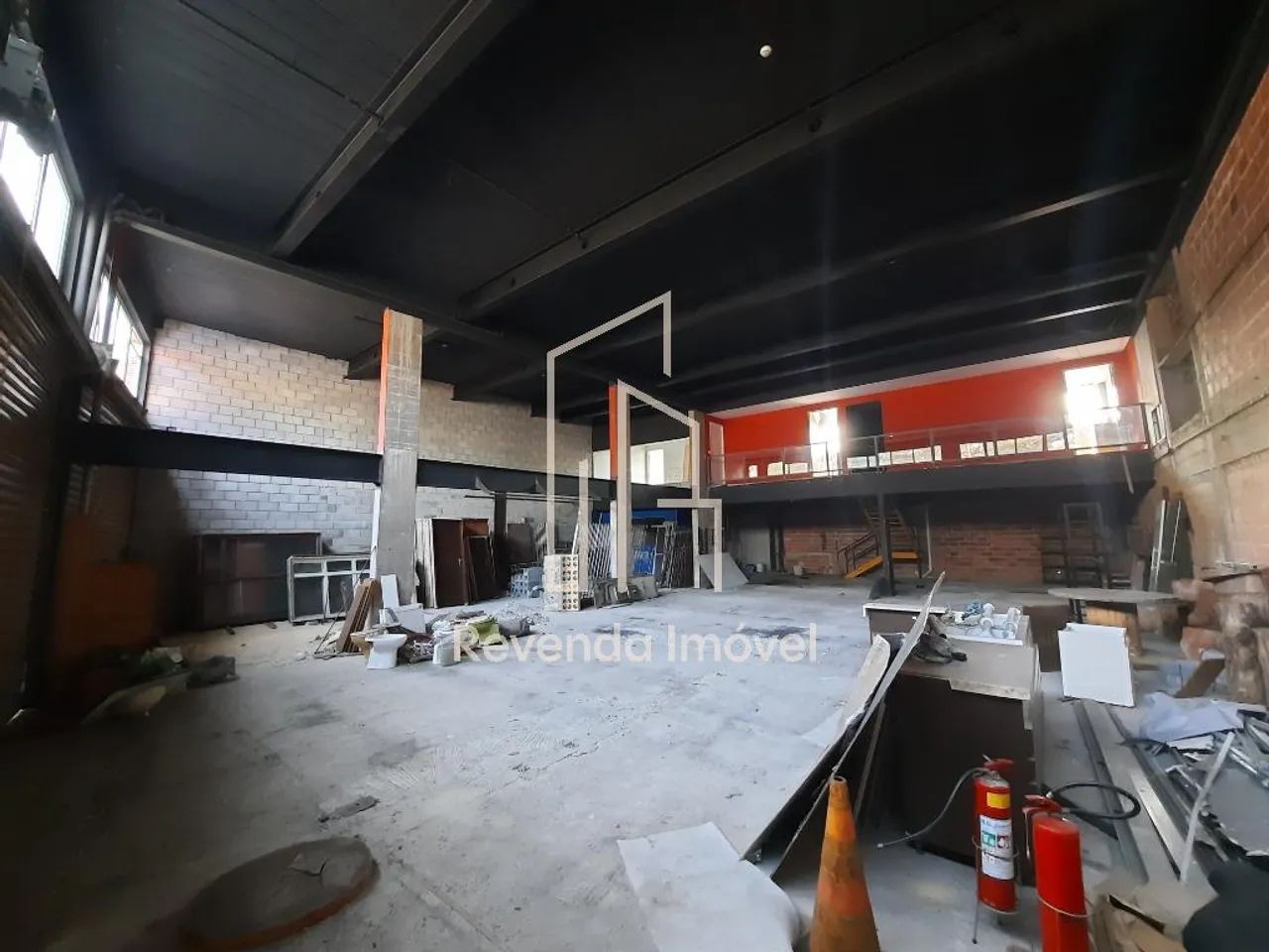 Salão comercial com 355m² na Av. Teotônio Vilela