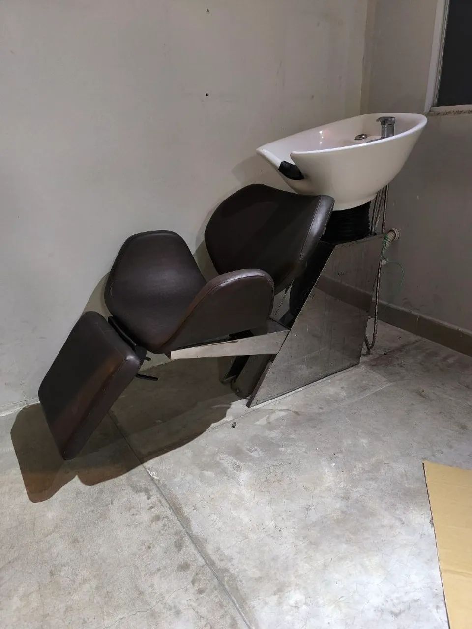 Lavatório de salão de beleza.