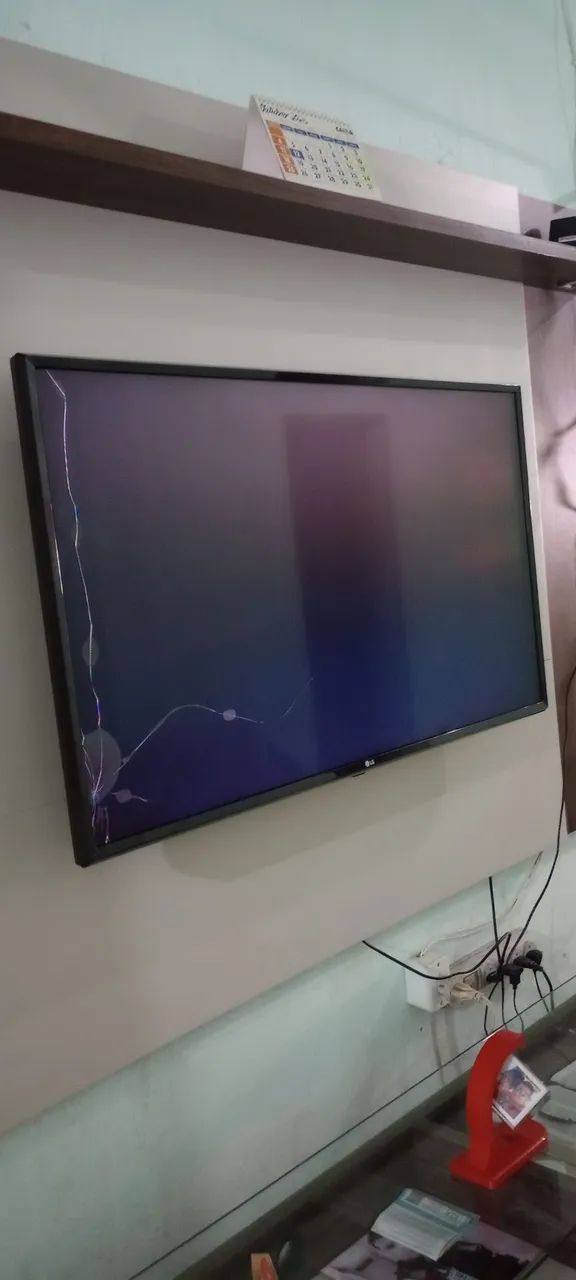 Vendo tv de 40 polegadas LG - Foto 2
