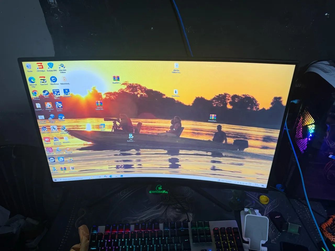 Vendo esse monitor curvado 32 polegadas le anucio  - Foto 5
