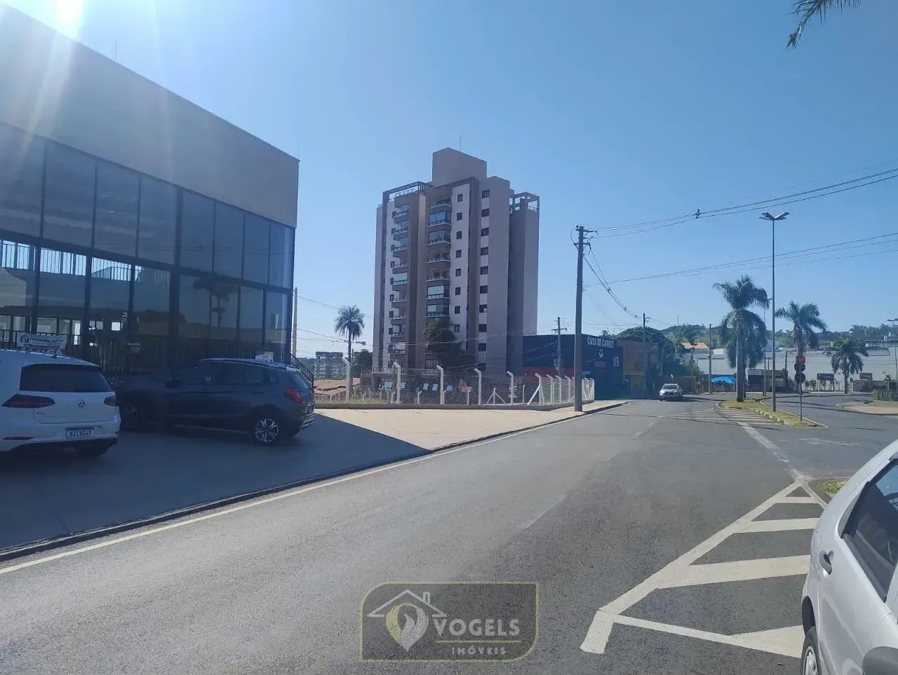 SALA COMERCIAL PARA LOCAÇÃO EM JAGUARIÚNA/SP COM ESTACIONAMENTO FRONTAL E EXCELENTE LOCALI - Foto 3