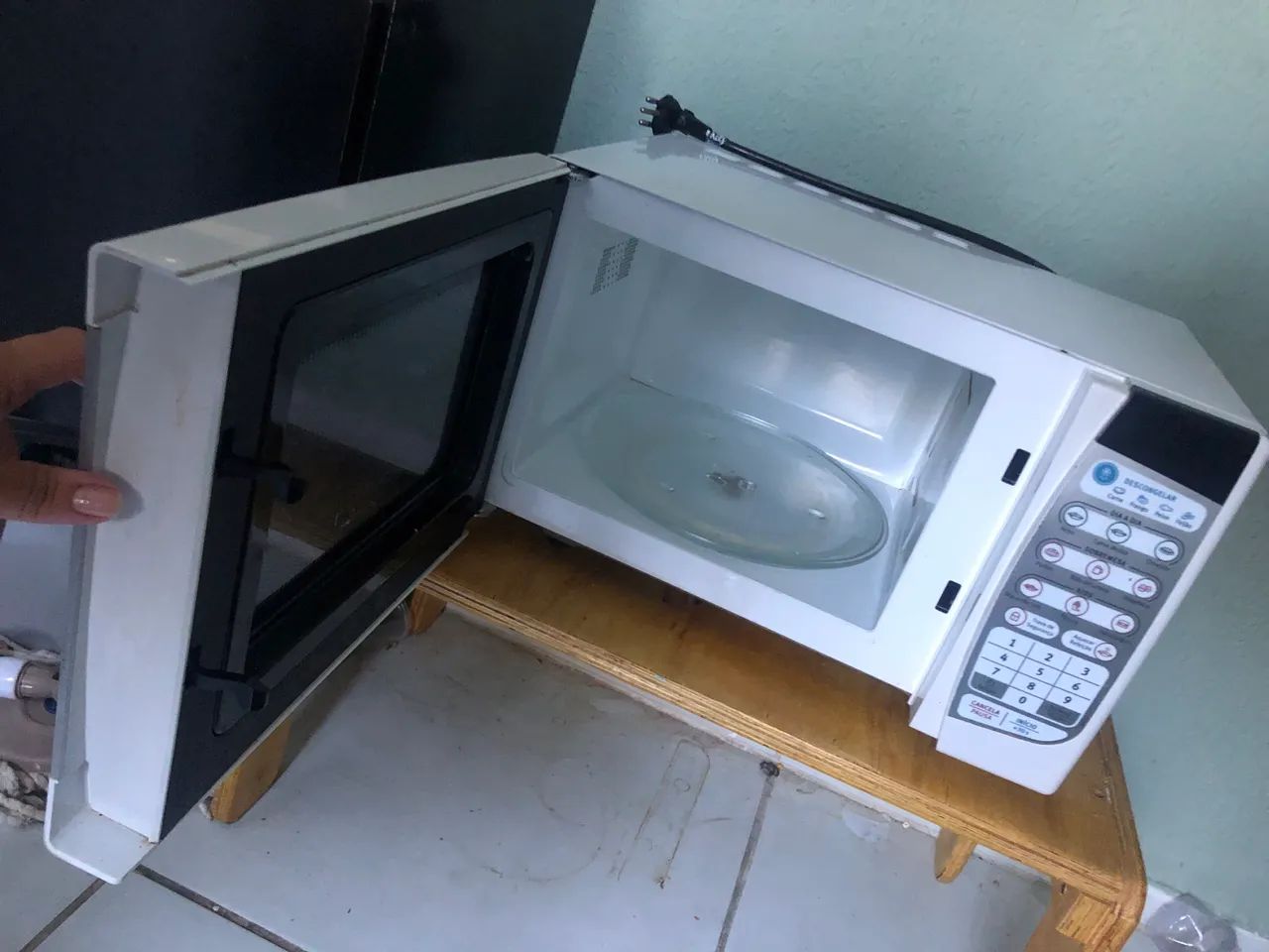 Micro-ondas Electrolux 20l Funcionando - Foto 2