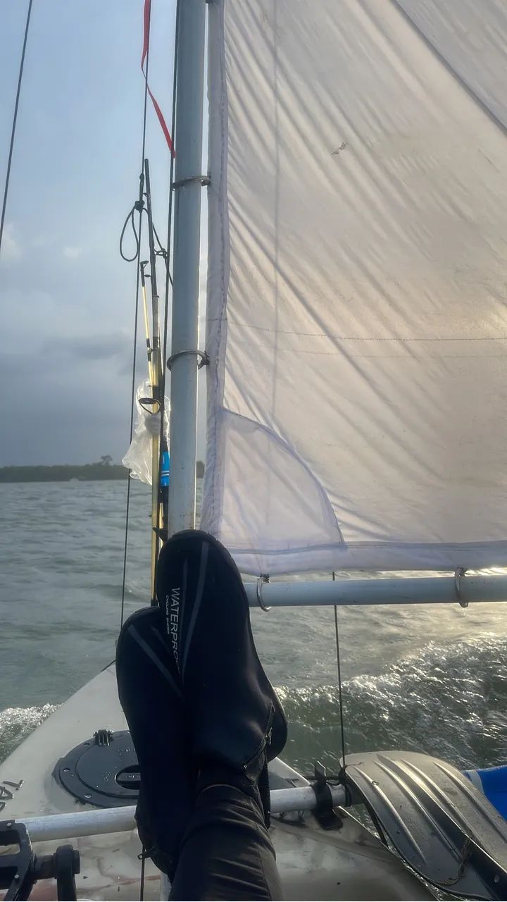 Caiaque Tarpon com pedal, remo e vela - Foto 4