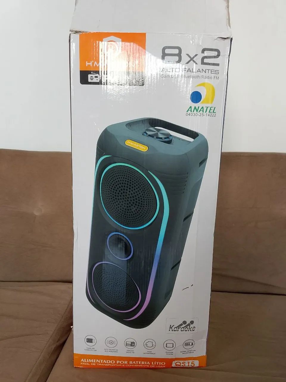 Caixa de som bem conservada 