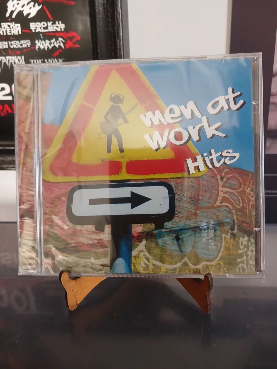 Cd da banda Men at Work<br>Lacrado <br>2009