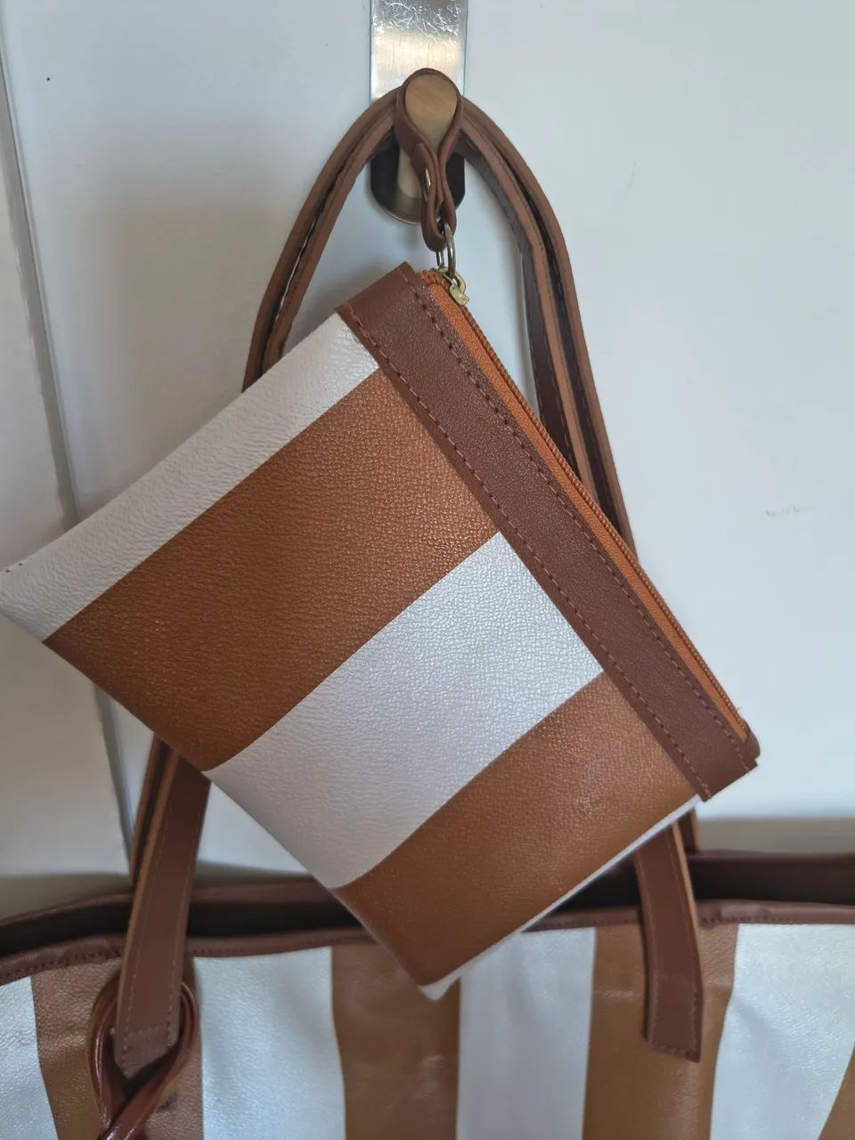 Bolsa Couro & Cia c nécessaire. - Foto 4