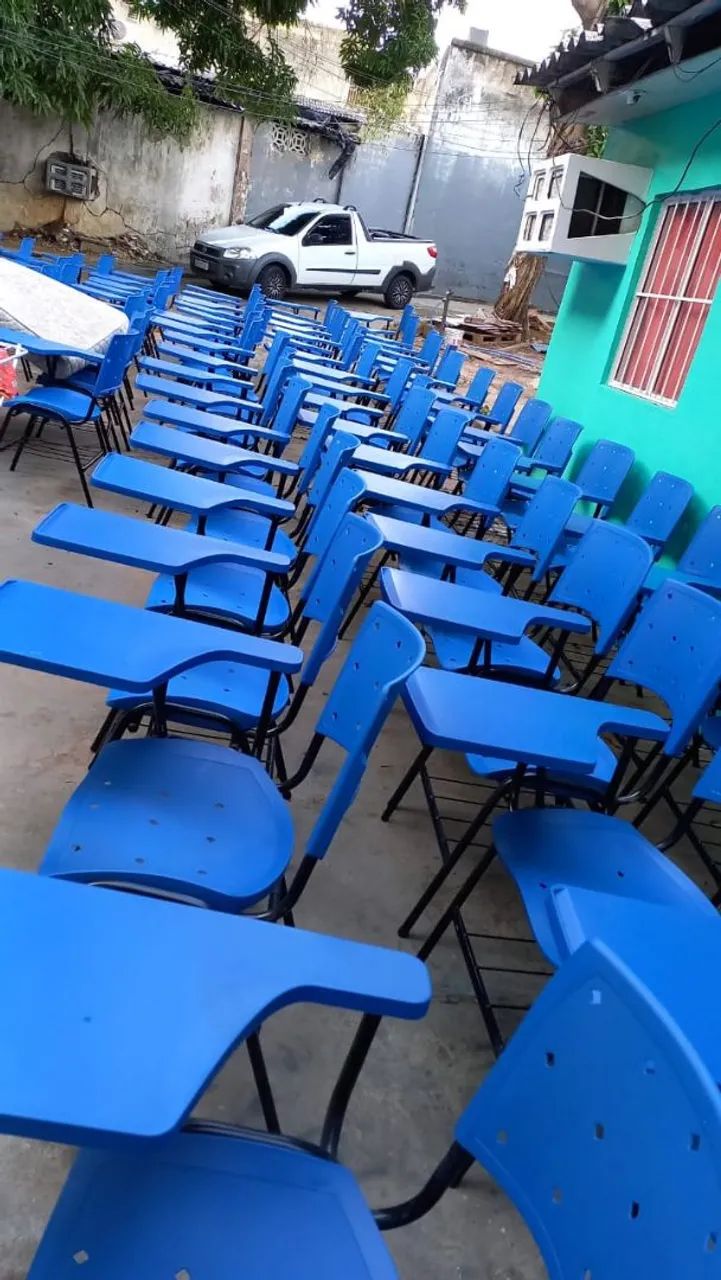 Cadeira escolar de plástico 