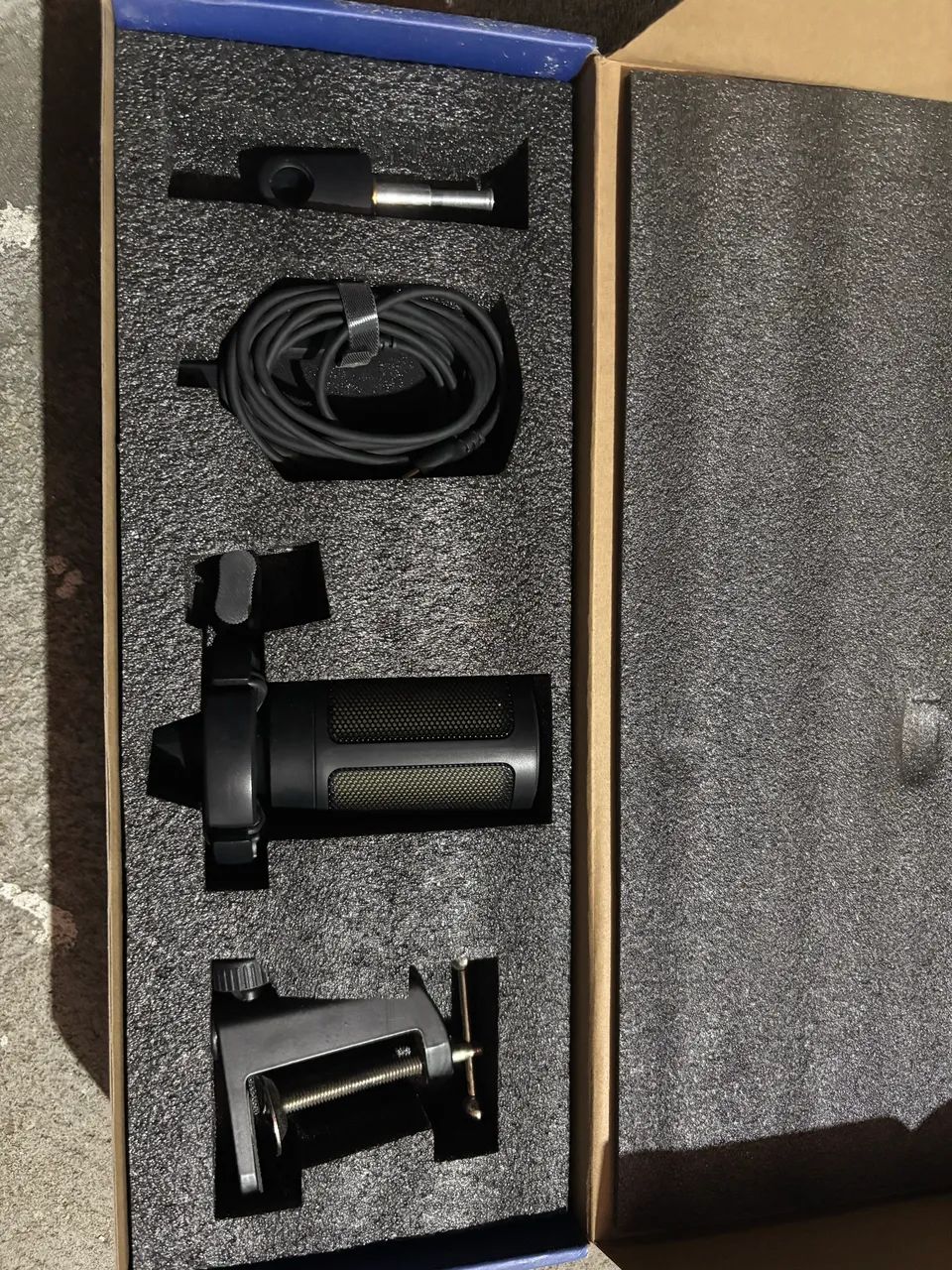 Microfone Condensador USB FIFINE Ampligame A6T com Braço articulado