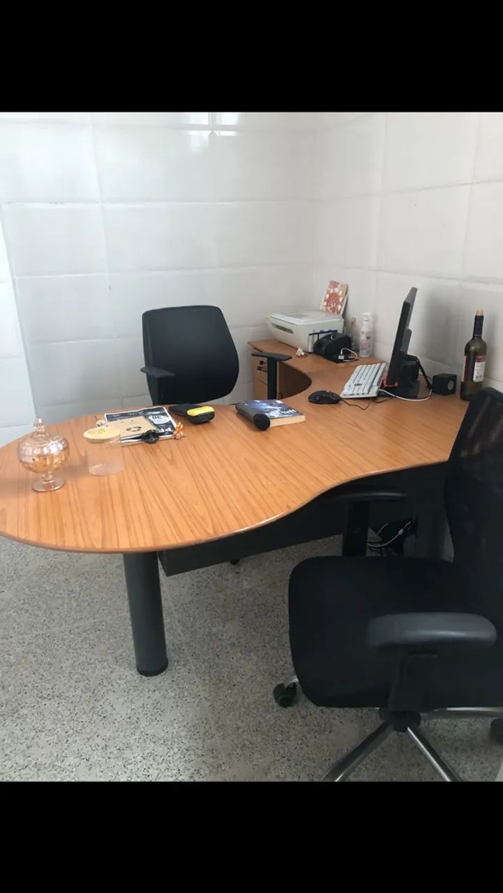 Mesa de escritório com cadeira  - Foto 2