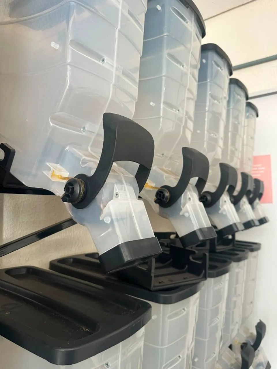 Dispenser expositor de ração DuraPets c/ 10 peças de 40L - Foto 2