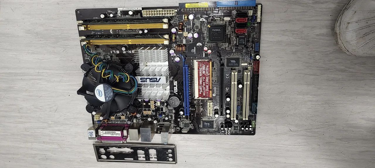 ASUS P5N-E SLI 4gb DDR2 core 2 duo 