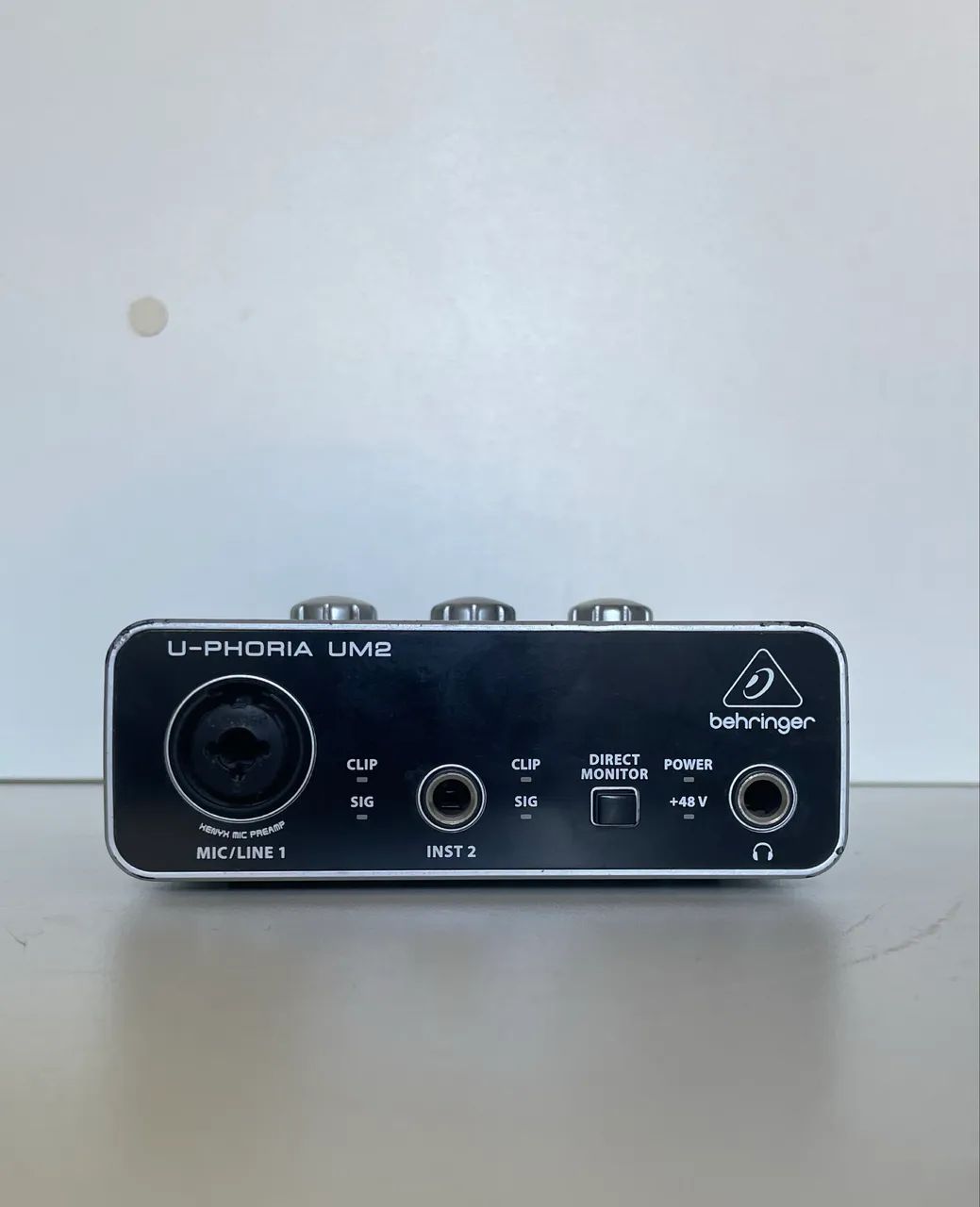 Interface de áudio Behringer UM2