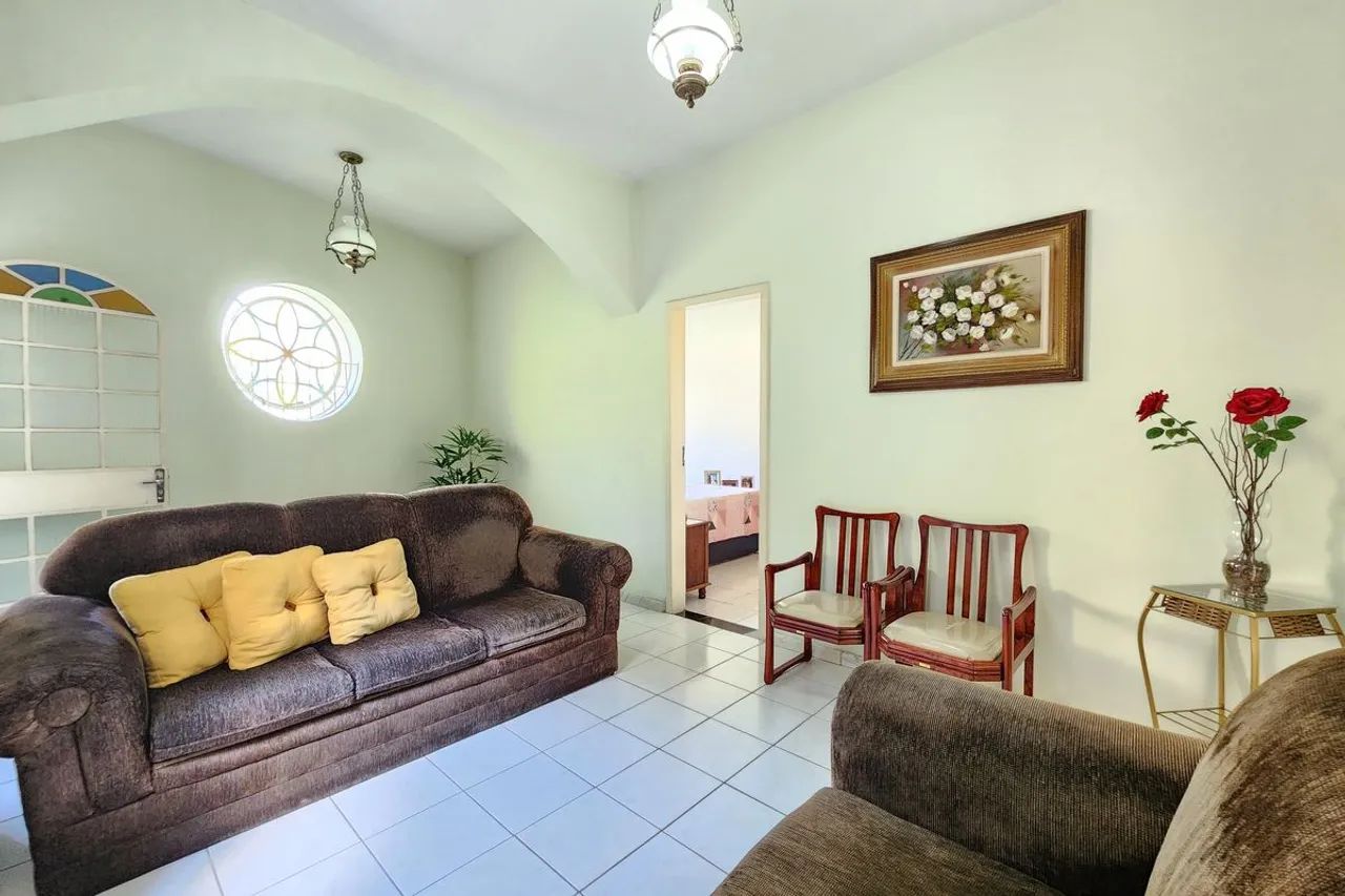 Casa à Venda - Concórdia, 5 Quartos, 300 m2