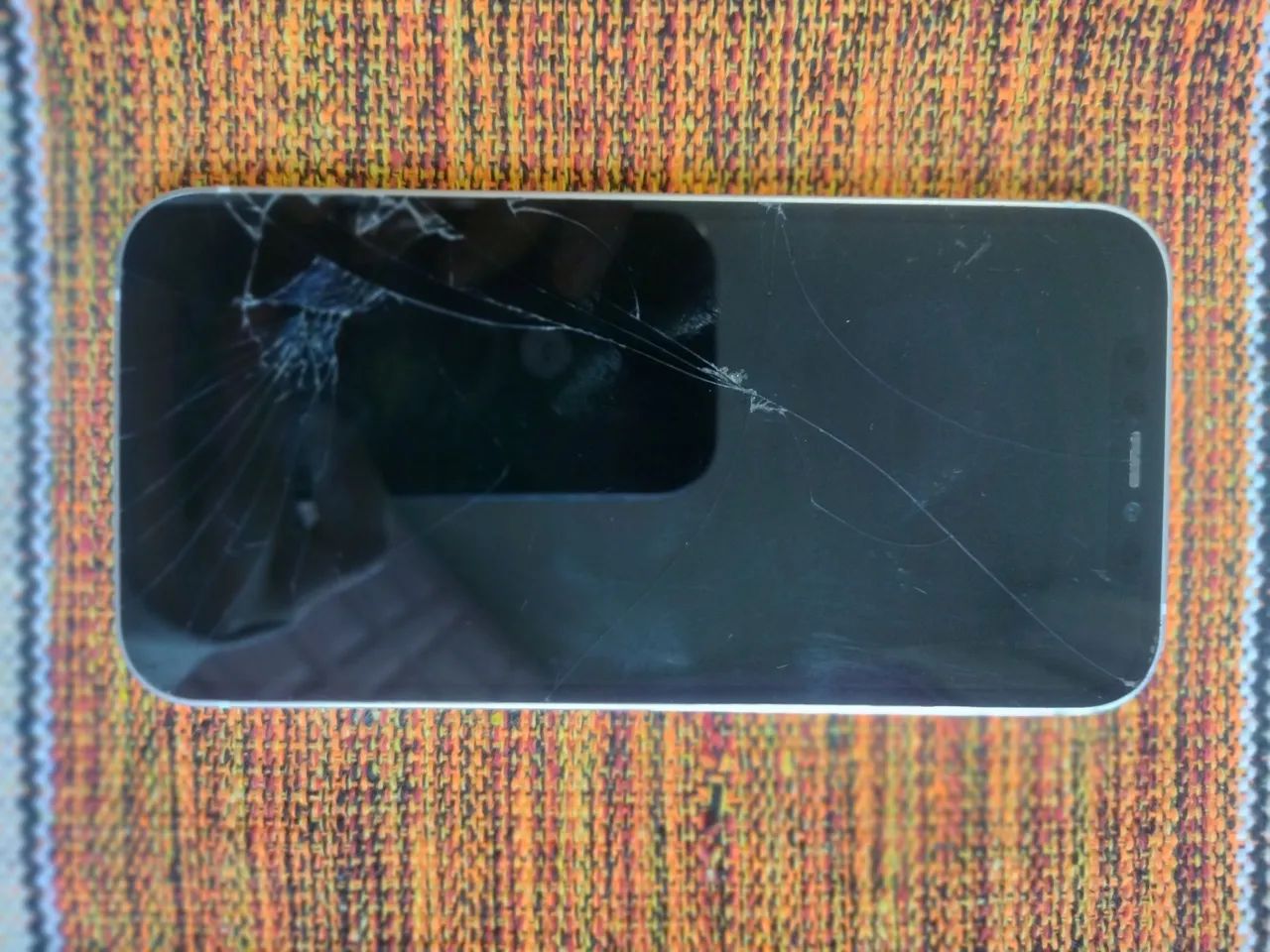 iPhone 12 - Foto 3