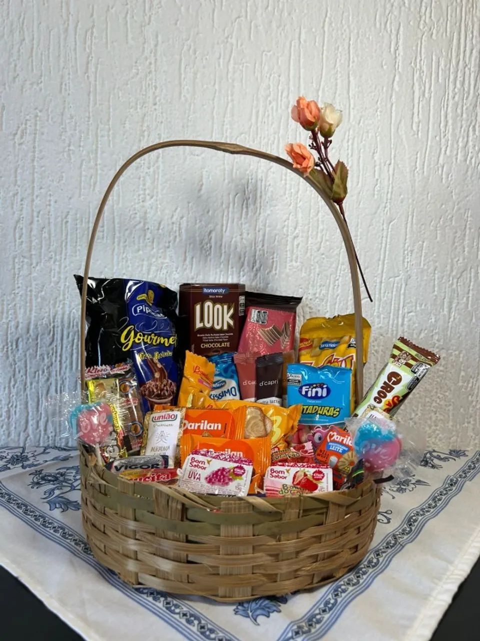 CESTA DIA DOS NAMORADOS, FAÇA SUA NAMORADA(O) FELIZ COM MUITOS DOCES SALGADOS! - Foto 3