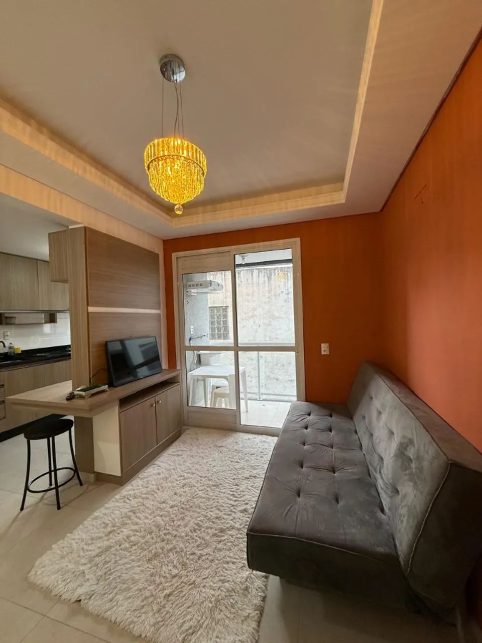 Apartamento mobiliado com 2 quartos + sacada em ótima localização nos Ingleses!