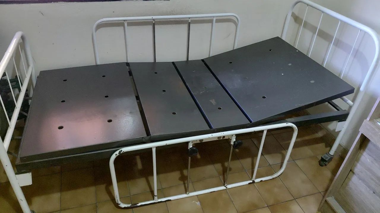 Cama hospital  , com colchão 