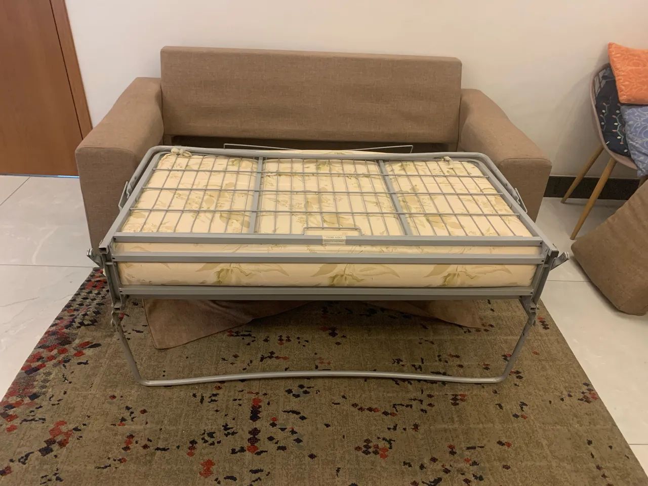 Vendo lindo sofá-cama de 2 lugares - Foto 5