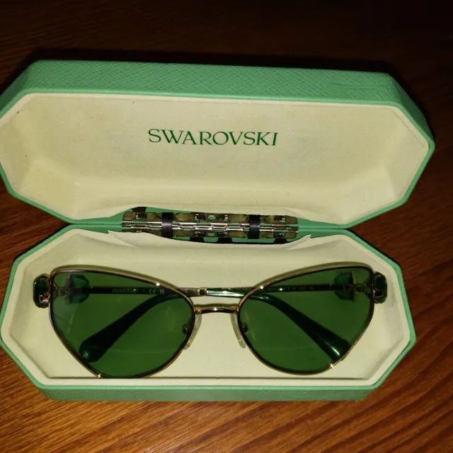 Óculos de sol feminino marca SWAROVSKI - Foto 3