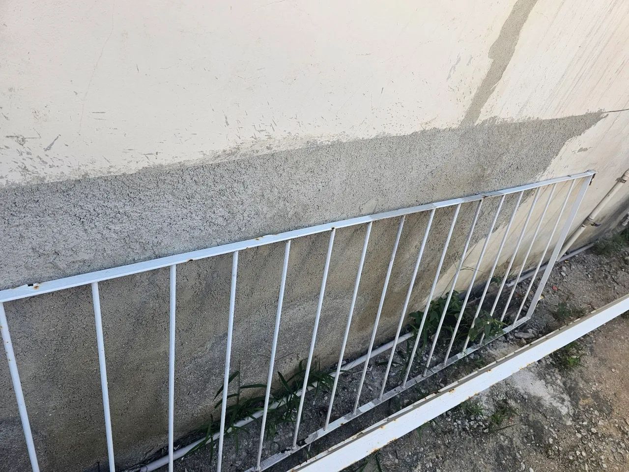 VENDO DUAS GRADES DE FERRO. - Foto 4