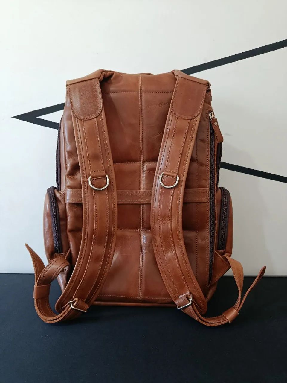 Mochila 100% couro caramelo - Foto 4